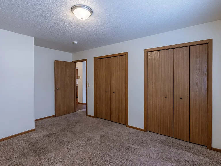 Fargo, ND Carlton Place Apartments | Bedroom