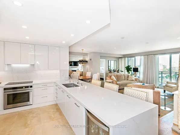 88 Palace Pier Ct #Penthouse 201, Toronto, ON M8V 4C2