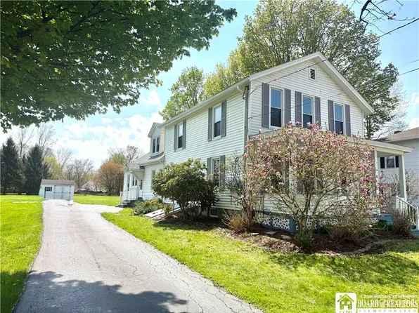 31 Cleveland Ave, Fredonia, NY 14063