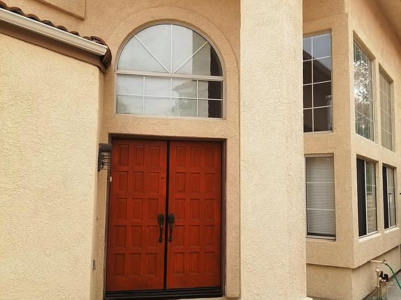 4th image of 2321 Parkview Ln