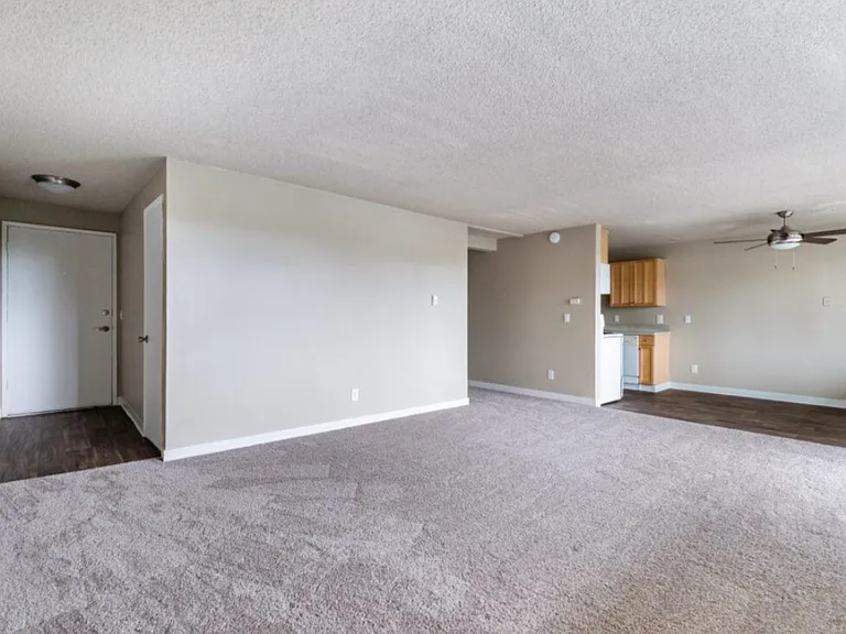 COURTYARD APTS-MUKILTEO — Photo 24
