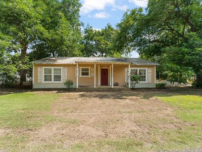 402 College St, Grandview, TX, 76050
