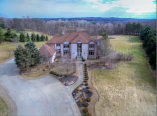 1291 River Woods Dr, Hinckley, OH 44233