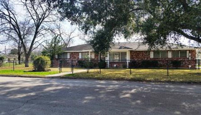 1st image of 913 Jefferson Ave