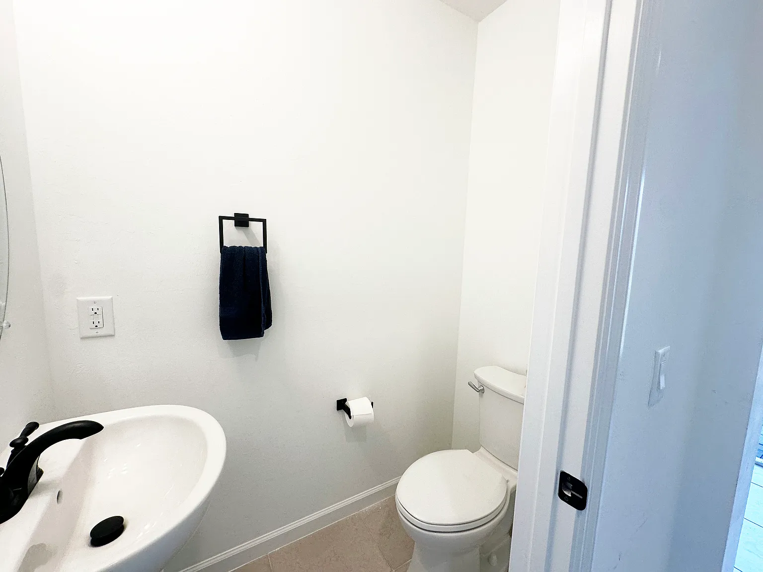 3 bed, 2.5 bath, 1636 sqft, $2,900 — Photo 4