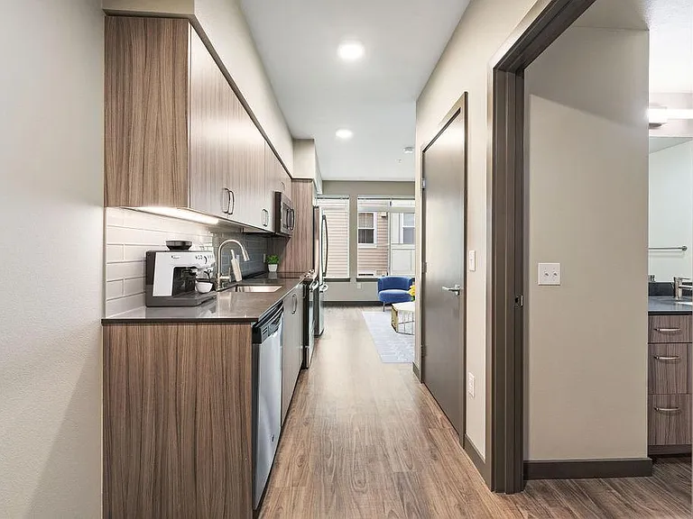 Edge Apartments — Photo 2