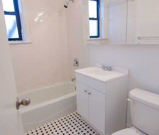 5th image of 4338 39th Pl APT 36