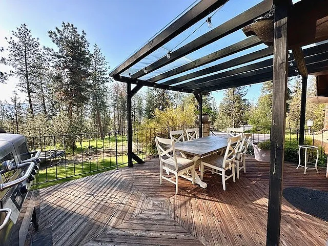 6 bed, 3.5 bath, 3800 sqft, $3,900 — Photo 2