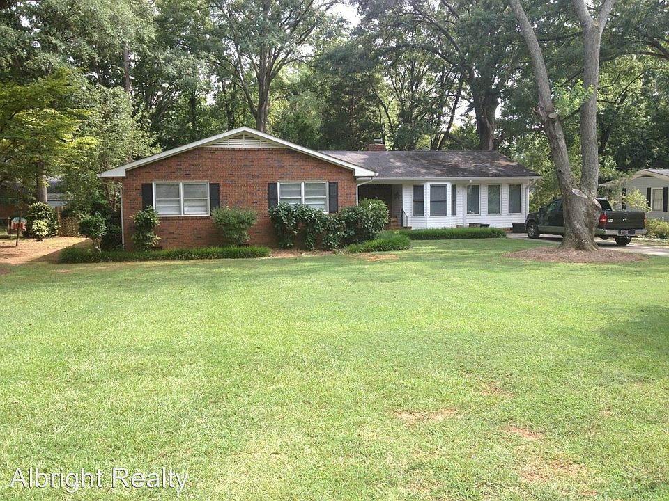1st image of 952 Hawthorne Ln