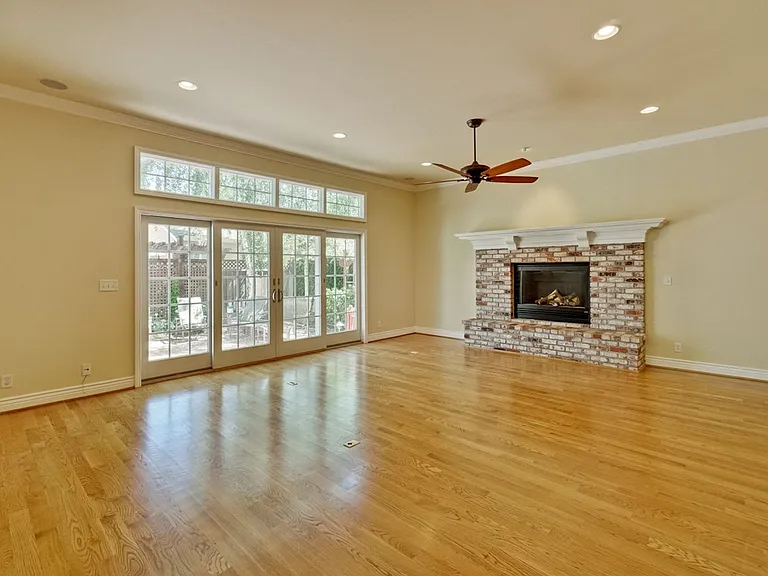 1150 Meredith Ave — Photo 18