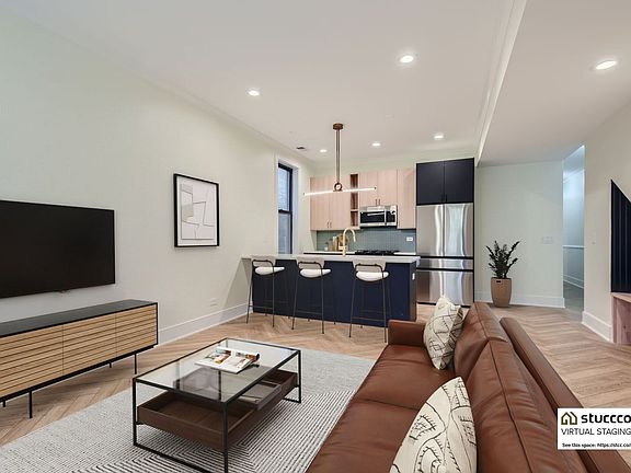 2nd image of 1022 N Winchester Ave APT 2