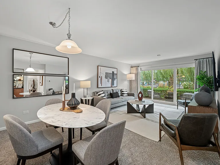 Versailles on the Lakes Oakbrook* — Photo 55