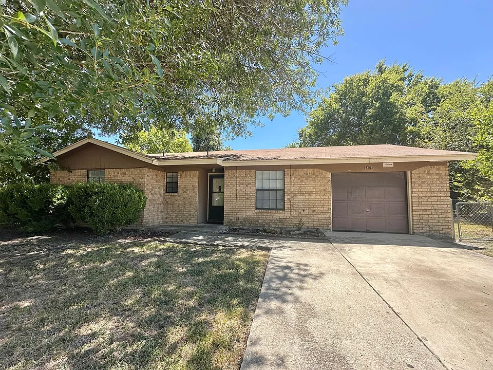 2402 Kirk Cir