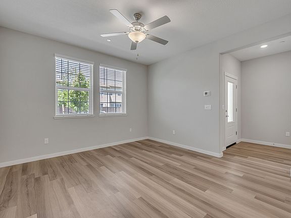 3rd image of 4053 Dover St