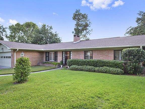 3rd image of 276 Oakwood Dr