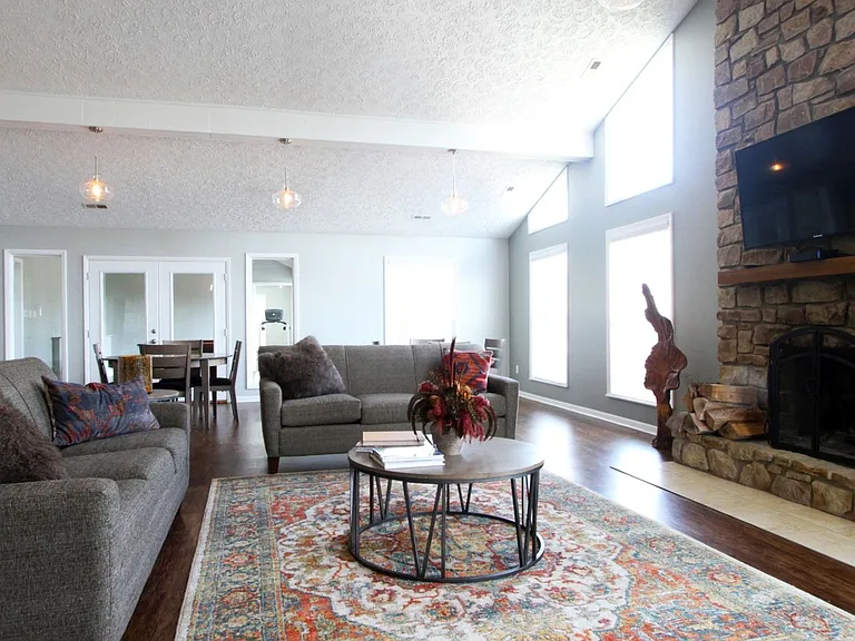 Cross Lakes Apartments — Photo 18