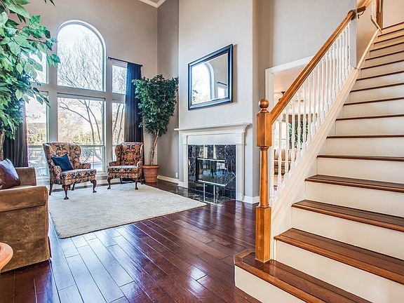 5th image of 207 Stanford Ct