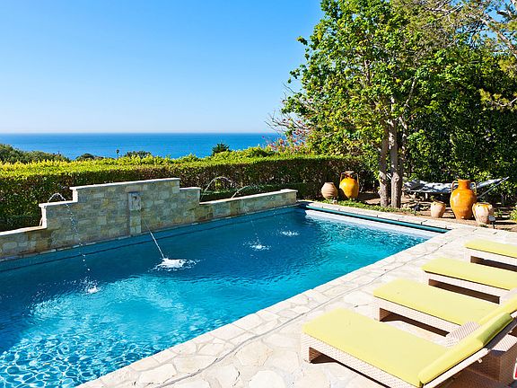 4th image of 7121 Dume Dr