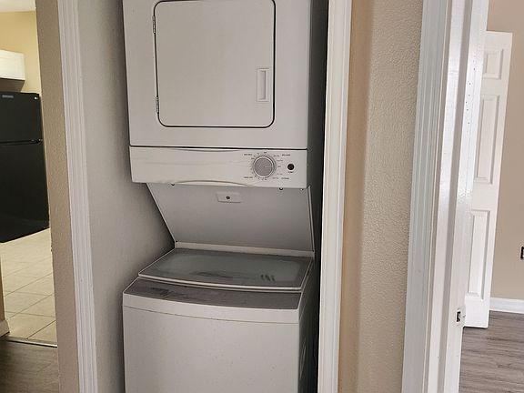 4th image of 9520 Amberdale Ct Unit 201