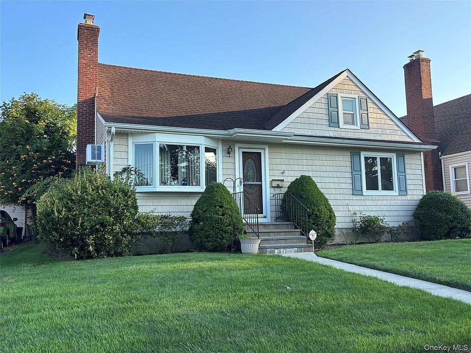 1st image of 1054 Highland Street