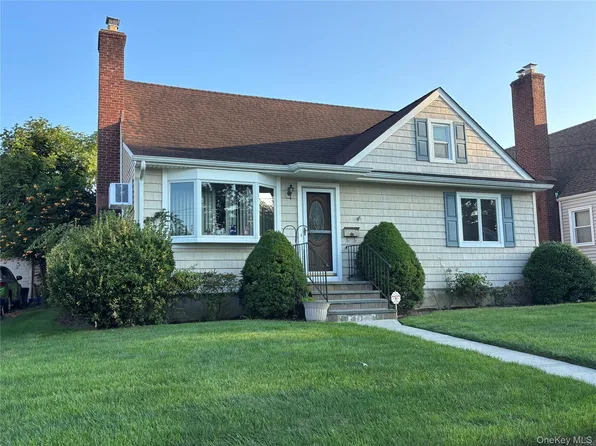 1054 Highland Street, Baldwin, NY 11510