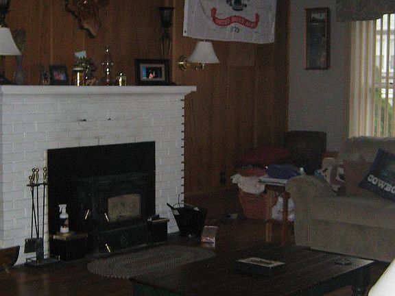 Family room (den)