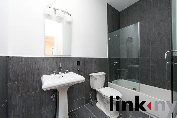 Rented by Link NY Realty | media 37