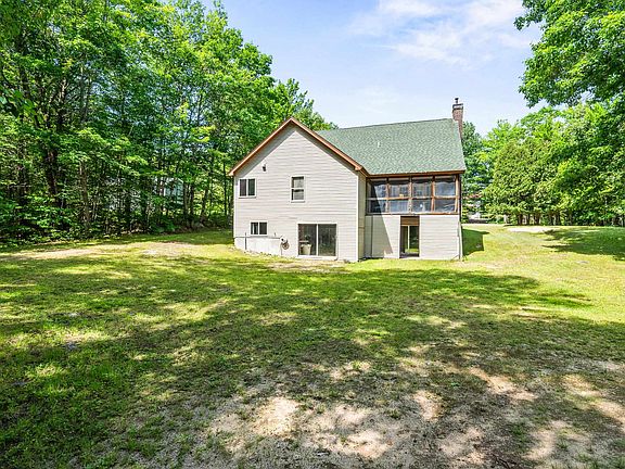 3rd image of 146 Pine Hill Road