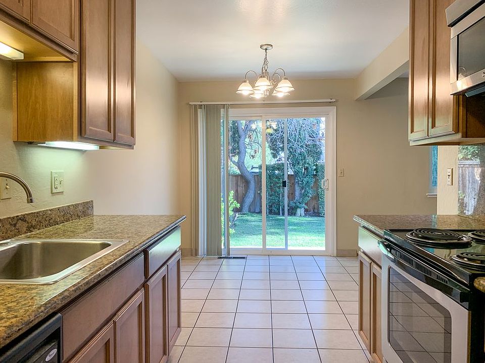 1st image of 416 Pinehurst Ave #0