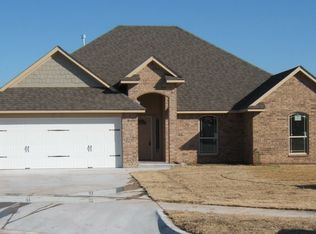 8908 Estelle Manor Cir, Oklahoma City, OK 73135