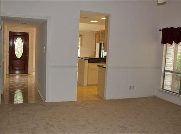 Nice open kitchen to dining area with Granite counters, new oven and recent dishwasher.