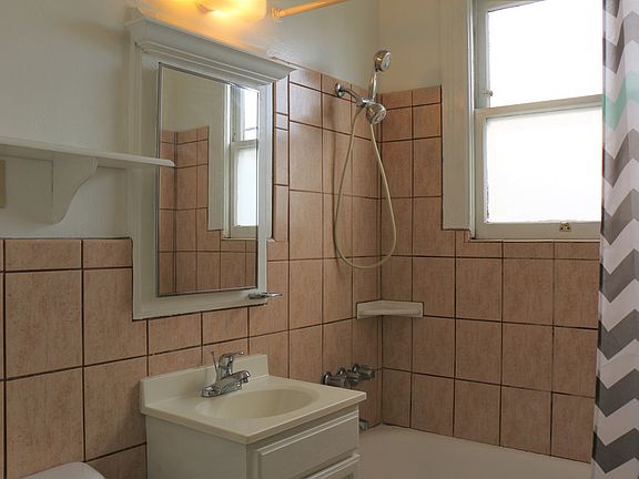 5th image of 2600 Bryant St APT 4