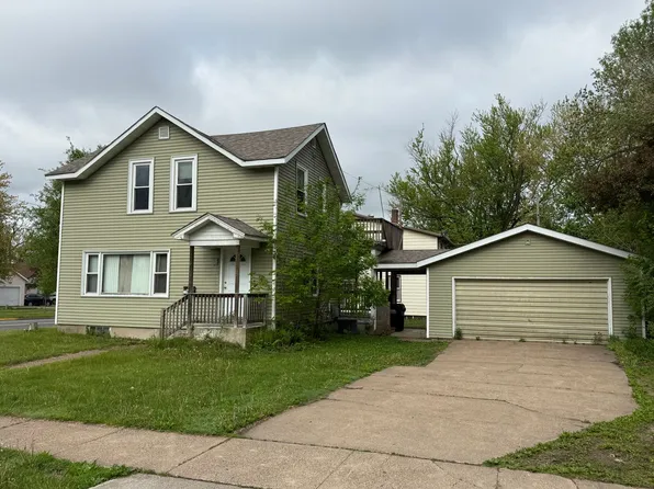 1219 8th St E, Menomonie, WI 54751