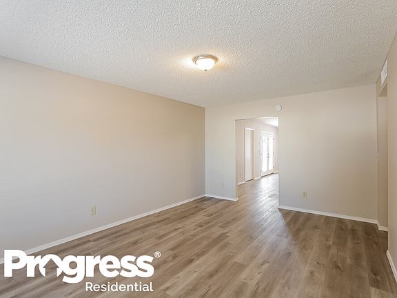 4th image of 3649 W Galveston St