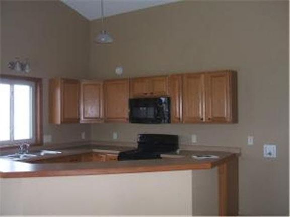 2nd image of 2410 Fox Hollow Lane NE