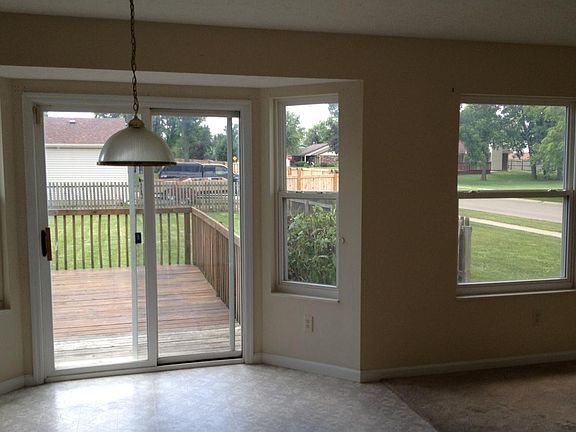 3rd image of 5080 Summerset Dr