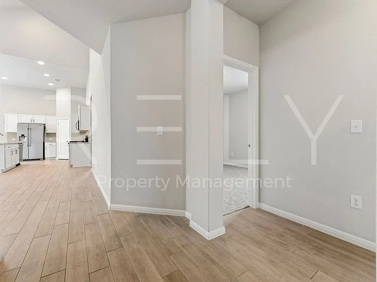 2412 Star Hill Rnch — Photo 6
