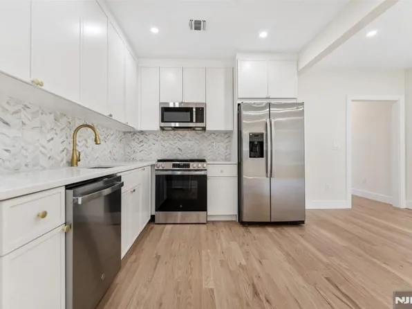 412 Davis Ave, Kearny, NJ 07032