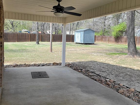 4th image of 20 Shady Acres Ln