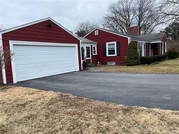 2nd image of 10 Redway Cir E