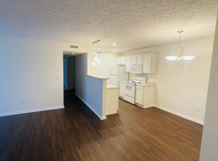 5515 Garden Rdg, Columbus, OH 43228