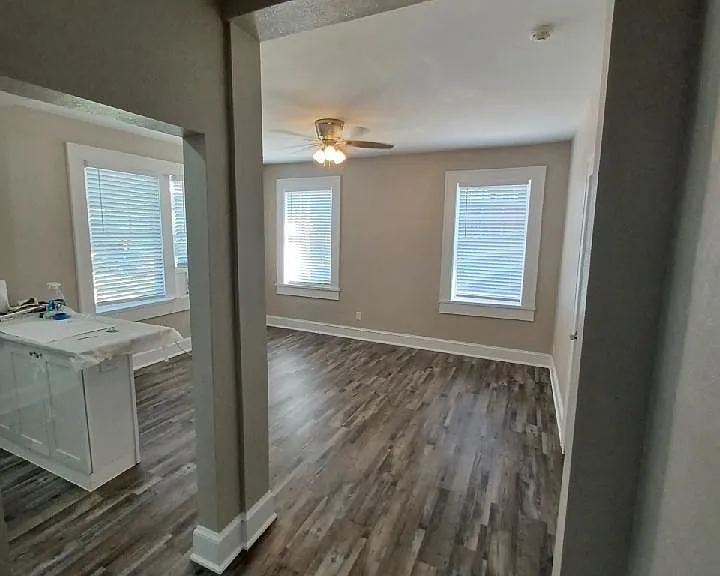 611 W Horatio St #15 — Photo 4