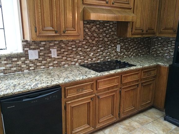 Kitchen new granite and appliances