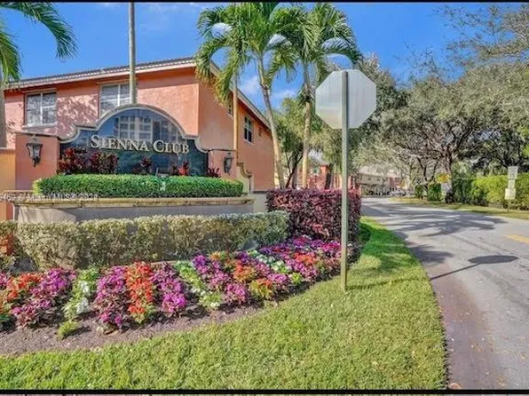 6778 Sienna Club Dr, Fort Lauderdale, FL 33319