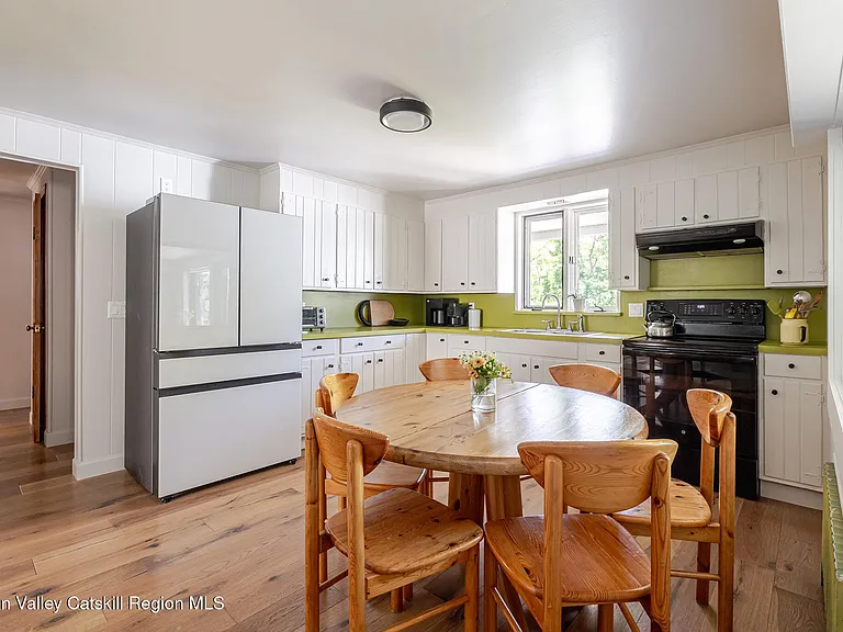 37 Harry Howard Ave — Photo 6
