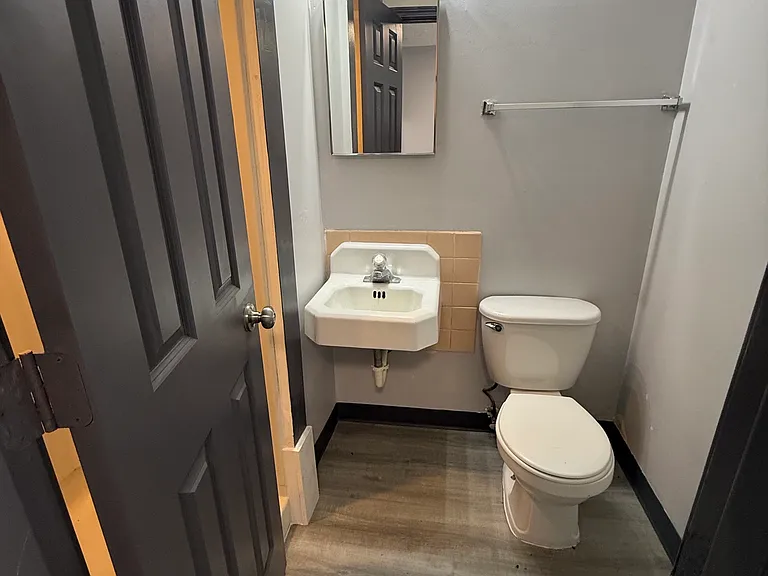 1300 N 10th St #10 — Photo 3