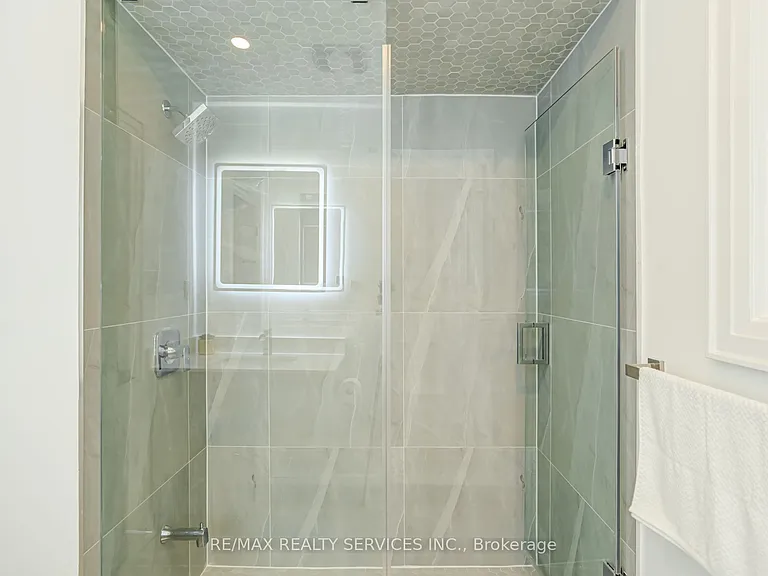 5133 Cherryhill Cres — Photo 28