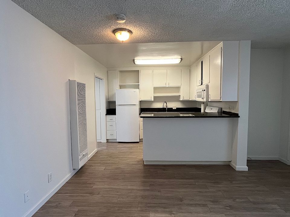 1st image of 11836 Venice Blvd #8