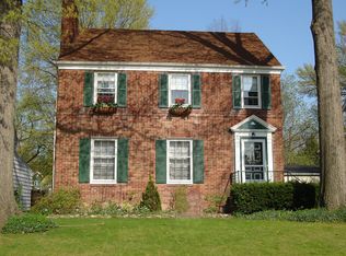 907 Englewood Rd, Cleveland, OH 44121