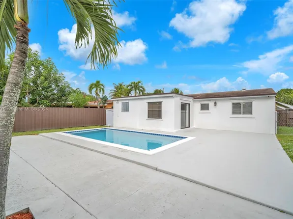 6410 Hayes St, Hollywood, FL 33024